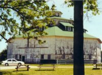 Octagon Barn - heute, grer - 20KB